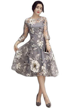 Celino Ladies Three Quarter Sleeve O Neck Floral Printed Gray Midi Dresses